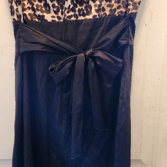 Chic Leopard Print and Black Dress - Picture 3 of 4